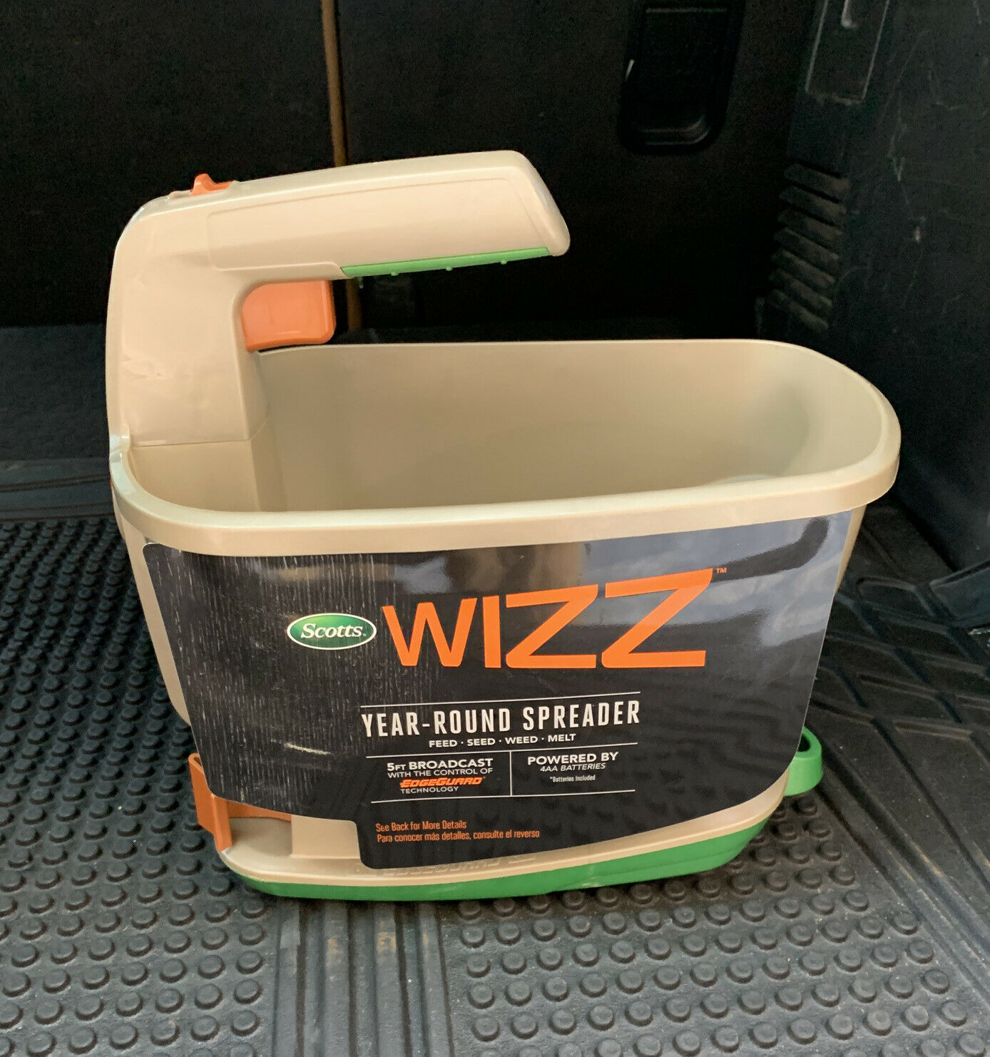 New! Scotts Wizz Handheld Fertilizer Spreader Plastic Year-round Seed Melt 71131